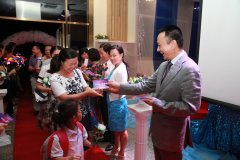  共筑优美教育，，，，，，，共享幸福人生