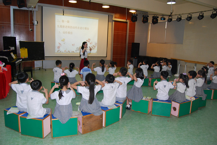 公明中英文学校乐成协办新区“灼烁杯”中小学音乐西席优质课大赛