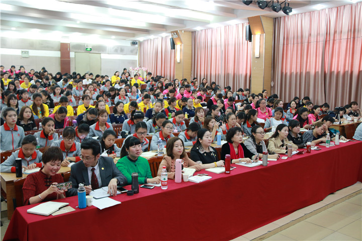学习引领生长，，，，，，立异增添活力——集团幼儿园2018年全员西席（行政）专业培训