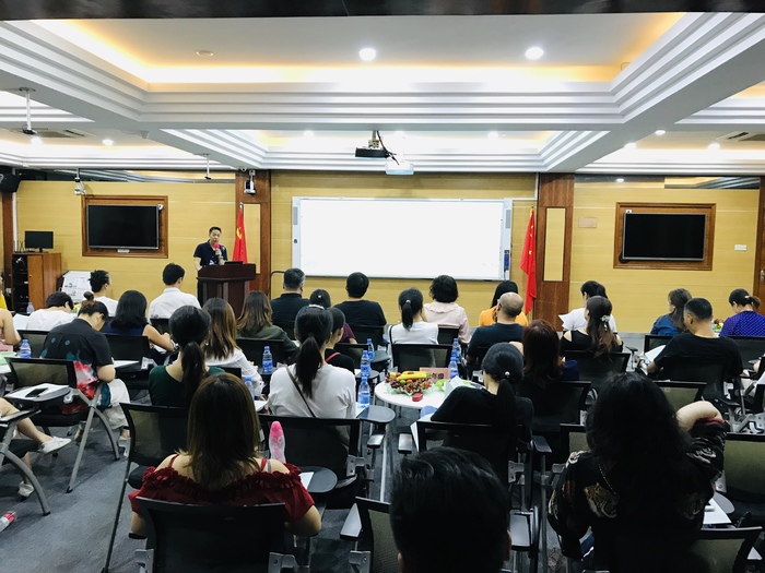 优美教育，，，，，家校共建 ——记小学部家委会换届选举