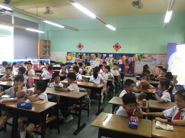 “多学多看多下手，，，，，科学天下任我游”——记小学部科技节系列运动