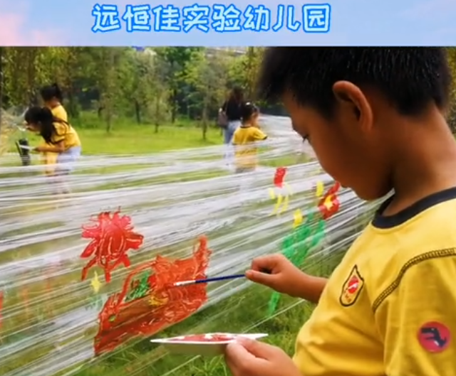什么？？？？？？？？保鲜膜上作画？？？？？？？？